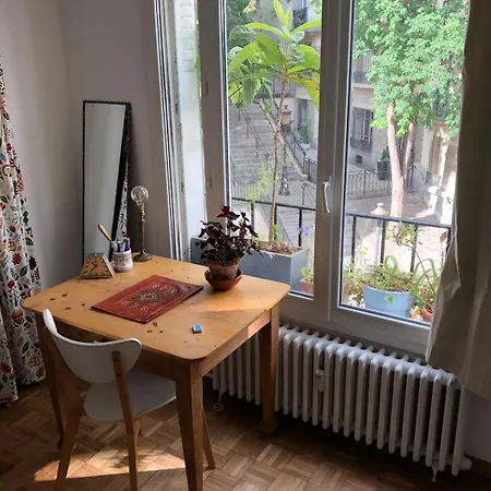 Beautiful And Bright In Montmartre Apartment *